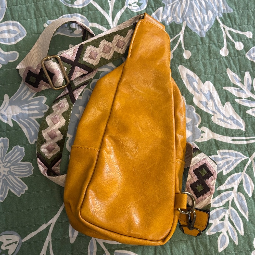 Mustard Leather Crossbody Bag with Patterned Strap - Picture 4 of 7